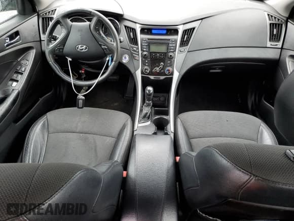 ✅ 2013 Hyundai Sonata SE • VIN: 5NPEC4ACXDH727233 • Lot: 66482394. Listed on Copart with 182,014 mi. Free auction sales archive from the USA and detailed vehicle history report at DreamBid. Image 8.