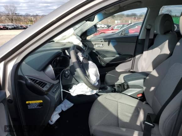 ✅ 2018 Hyundai Santa Fe 2.4L • VIN: 5NMZTDLB3JH087204 • Lot: 37556033. Wystawiony na Copart z przebiegiem 76 227 mil mil. Skorzystaj z bezpłatnego archiwum sprzedaży aukcyjnych z USA i zobacz szczegółowy raport historii pojazdu na DreamBid. Zdjęcie 7.