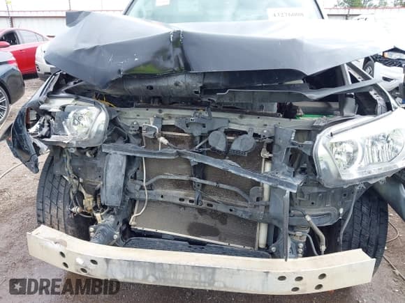 ✅ 2013 Toyota 4Runner Trail • VIN: JTEBU5JR2D5128882 • Lot: 43276008. Wystawiony na IAAI z przebiegiem 261 174 mil. Bezpłatny archiwum sprzedaży aukcyjnych z USA i szczegółowy raport historii pojazdu na DreamBid. Zdjęcie 6.