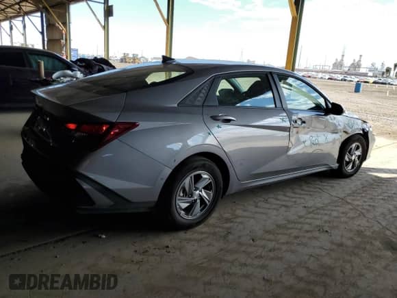 2025 Hyundai Elantra SE с VIN KMHLL4DG5SU009495, выставлен на аукционе Copart как лот 81120625 с пробегом 7 739 миль миль и Списание • Salvage title. История ставок и продаж доступна на DreamBid. Изображение 3.