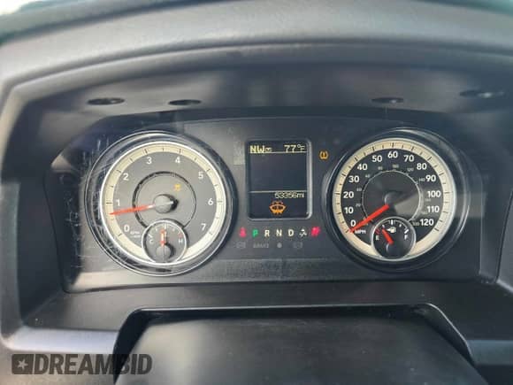 2019 Ram 1500 Tradesman z VIN 1C6RR7FG4KS608001, wystawiony jako Copart lot #54559935 z przebiegiem 53 356 mil mil oraz Szkoda całkowita • Salvage title. Historia ofert i sprzedaży dostępna na DreamBid. Obrazek 8.