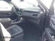 ✅ 2021 Chevrolet Suburban LT • VIN: 1GNSKCKD3MR266318 • Lot: 41333545. Wystawiony na IAAI z przebiegiem 125 032 mil. Bezpłatny archiwum sprzedaży aukcyjnych z USA i szczegółowy raport historii pojazdu na DreamBid. Zdjęcie 5.