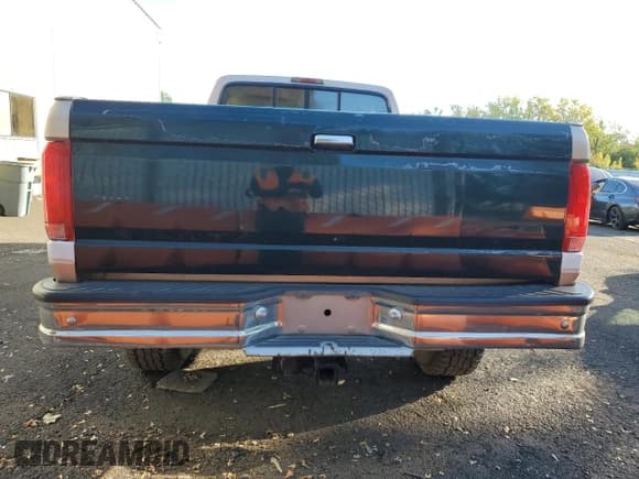 ✅ 1997 Ford F-250 • VIN: 1FTHX26F3VEC93733 • Lot: 82283365. Listed on Copart with 232,767 mi. Free auction sales archive from the USA and detailed vehicle history report at DreamBid. Image 6.