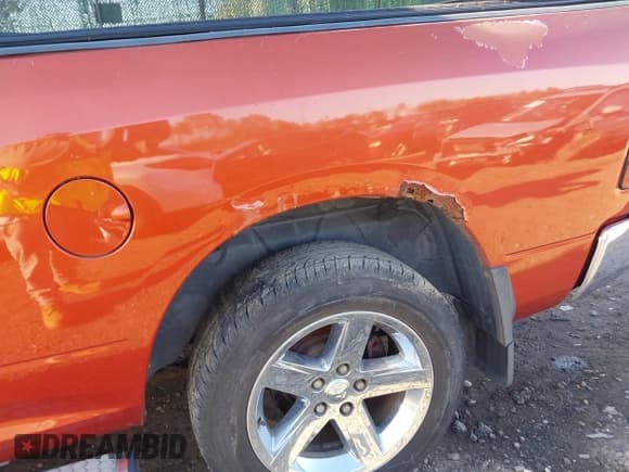 ✅ 2009 Dodge 1500 SLT • VIN: 1D3HV18T39S731832 • Lot: 42039890. Wystawiony na IAAI z przebiegiem 176 812 mil. Bezpłatny archiwum sprzedaży aukcyjnych z USA i szczegółowy raport historii pojazdu na DreamBid. Zdjęcie 6.