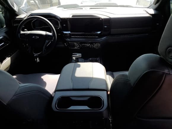 ✅ 2025 Chevrolet Silverado 1500 ZR2 • VIN: 3GCUKHELXSG284846 • Лот: 57671875. Опубликован ранее на Copart с пробегом 1 122 миль. Бесплатный доступ к архиву аукционных продаж из США и подробный отчёт об истории автомобиля на DreamBid. Изображение 8.