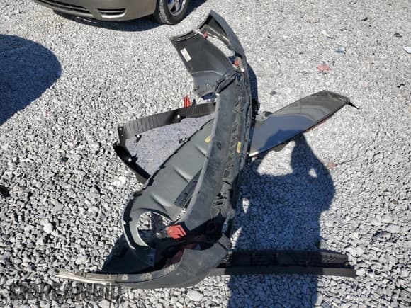 ✅ 2015 Lincoln MKC • VIN: 5LMTJ2AH0FUJ33877 • Lot: 82651755. Wystawiony na Copart z przebiegiem 137 043 mil. Bezpłatny archiwum sprzedaży aukcyjnych z USA i szczegółowy raport historii pojazdu na DreamBid. Zdjęcie 13.