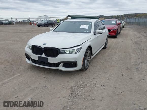 ✅ 2019 BMW 7 Series 740i xDrive • VIN: WBA7E4C56KGV28504 • Lot: 43549814. Wystawiony na IAAI z przebiegiem 127 615 mil. Bezpłatny archiwum sprzedaży aukcyjnych z USA i szczegółowy raport historii pojazdu na DreamBid. Zdjęcie 2.