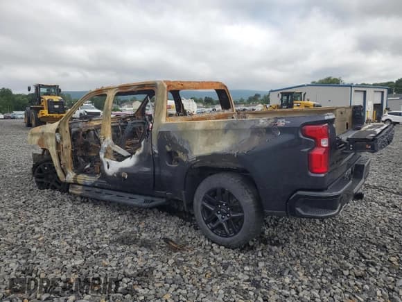 ✅ 2022 Chevrolet Silverado 1500 LT Trail Boss • VIN: 3GCUDFET5NG616369 • Lot: 64473885. Wystawiony na Copart z przebiegiem Nie podano. Bezpłatny archiwum sprzedaży aukcyjnych z USA i szczegółowy raport historii pojazdu na DreamBid. Zdjęcie 2.