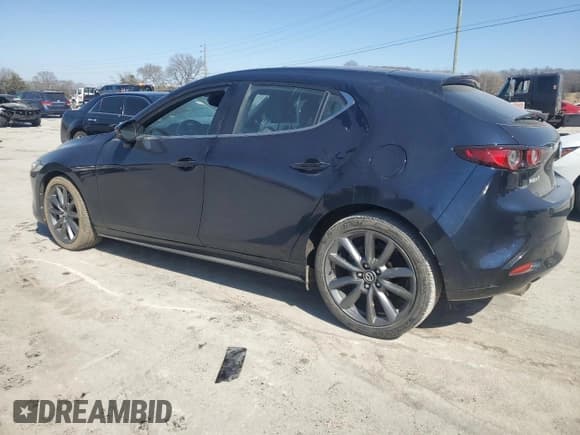 ✅ 2021 Mazda 3 Select • VIN: JM1BPAKL1M1402644 • Lot: 48410295. Listed on Copart with 36,091 mi. Free auction sales archive from the USA and detailed vehicle history report at DreamBid. Image 2.