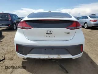 ✅ 2020 Hyundai Ioniq Blue • VIN: KMHC65LCXLU186394 • Lot: 56584615. Wystawiony na Copart z przebiegiem 64 626 mil. Bezpłatny archiwum sprzedaży aukcyjnych z USA i szczegółowy raport historii pojazdu na DreamBid. Zdjęcie 6.