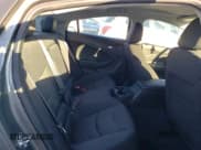 ✅ 2017 Chevrolet Volt LT • VIN: 1G1RC6S5XHU211696 • Lot: 71129653. Wystawiony na Copart z przebiegiem 86 407 mil. Bezpłatny archiwum sprzedaży aukcyjnych z USA i szczegółowy raport historii pojazdu na DreamBid. Zdjęcie 10.