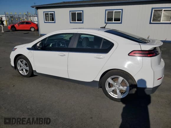 ✅ 2013 Chevrolet Volt • VIN: 1G1RA6E42DU102149 • Lot: 79675734. Wystawiony na Copart z przebiegiem 139 156 mil. Bezpłatny archiwum sprzedaży aukcyjnych z USA i szczegółowy raport historii pojazdu na DreamBid. Zdjęcie 2.