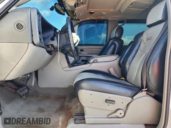 ✅ 2006 Chevrolet Avalanche LT • VIN: 3GNEK12Z06G154320 • Лот: 95430865. Опубликован ранее на Copart с пробегом 222 327 миль. Бесплатный доступ к архиву аукционных продаж из США и подробный отчёт об истории автомобиля на DreamBid. Изображение 7.