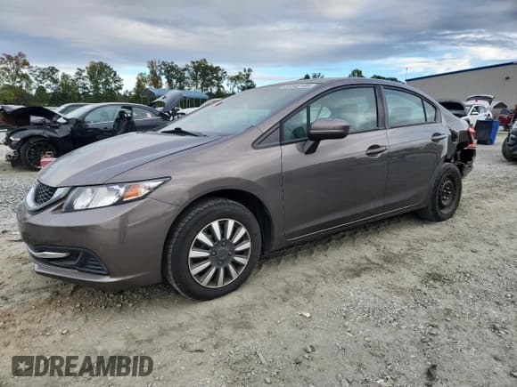 ✅ 2014 Honda Civic LX • VIN: 2HGFB2E54EH552500 • Lot: 85346105. Wystawiony na Copart z przebiegiem 110 566 mil. Bezpłatny archiwum sprzedaży aukcyjnych z USA i szczegółowy raport historii pojazdu na DreamBid. Zdjęcie 1.