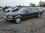 ✅ 1987 Mercedes-Benz 420 SEL • VIN: WDBCA35D0HA342396 • Лот: 84285925. Опубликован ранее на Copart с пробегом 108 817 миль. Бесплатный доступ к архиву аукционных продаж из США и подробный отчёт об истории автомобиля на DreamBid. Изображение 1.