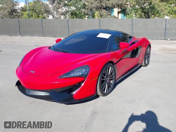 ✅ 2017 McLaren 570S • VIN: SBM13DAA1HW004116 • Lot: 42703604. Listed on IAAI with 32,086 mi. Free auction sales archive from the USA and detailed vehicle history report at DreamBid. Image 2.