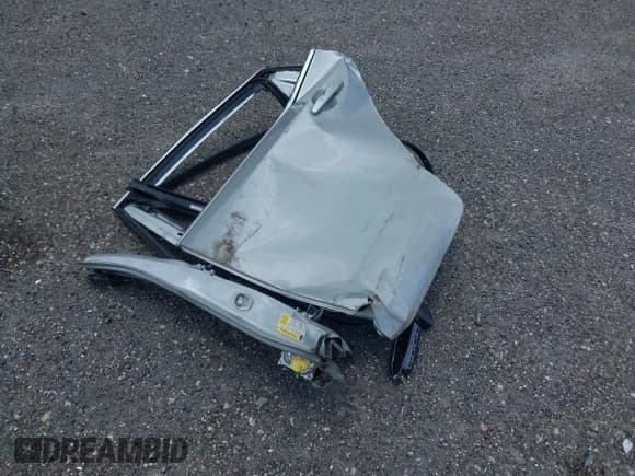 ✅ 2018 Chevrolet Malibu LT • VIN: 1G1ZD5ST7JF202311 • Lot: 42256463. Listed on IAAI with Not provided. Free auction sales archive from the USA and detailed vehicle history report at DreamBid. Image 11.