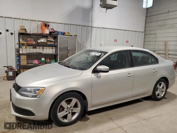 ✅ 2011 Volkswagen Jetta TDI • VIN: 3VW3L7AJ2BM078829 • Lot: 87142214. Wystawiony na Copart z przebiegiem 106 134 mil. Bezpłatny archiwum sprzedaży aukcyjnych z USA i szczegółowy raport historii pojazdu na DreamBid. Zdjęcie 1.
