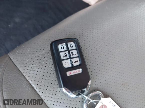 ✅ 2018 Honda Odyssey Elite • VIN: 5FNRL6H95JB014662 • Lot: 43753134. Listed on IAAI with 107,295 mi. Free auction sales archive from the USA and detailed vehicle history report at DreamBid. Image 11.