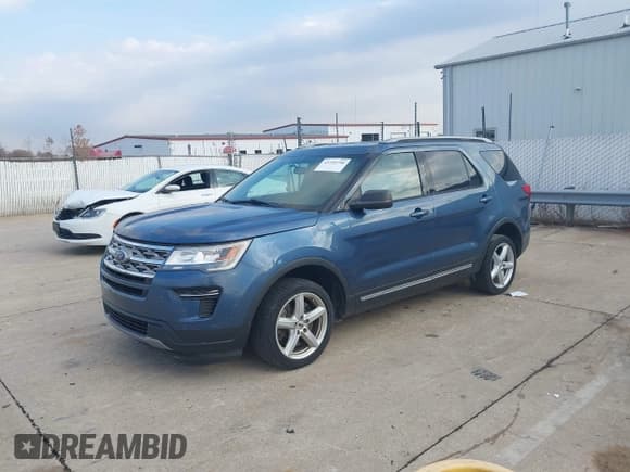 ✅ 2018 Ford Explorer XLT • VIN: 1FM5K7D89JGB43204 • Lot: 43710790. Wystawiony na IAAI z przebiegiem 156 672 mil. Bezpłatny archiwum sprzedaży aukcyjnych z USA i szczegółowy raport historii pojazdu na DreamBid. Zdjęcie 19.