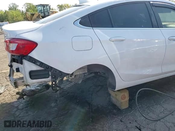 ✅ 2019 Chevrolet Cruze LT • VIN: 1G1BE5SM2K7115418 • Lot: 71056025. Listed on Copart with Not provided. Free auction sales archive from the USA and detailed vehicle history report at DreamBid. Image 14.