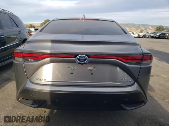 ✅ 2022 Toyota Mirai XLE • VIN: JTDAAAAA0NA006364 • Lot: 72448693. Wystawiony na Copart z przebiegiem 8 013 mil. Bezpłatny archiwum sprzedaży aukcyjnych z USA i szczegółowy raport historii pojazdu na DreamBid. Zdjęcie 6.