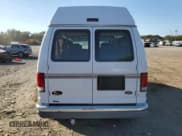 ✅ 2000 Ford Econoline Cargo Recreational • VIN: 1FDPE24L9YHB85447 • Lot: 75016164. Wystawiony na Copart z przebiegiem 100 739 mil. Bezpłatny archiwum sprzedaży aukcyjnych z USA i szczegółowy raport historii pojazdu na DreamBid. Zdjęcie 6.