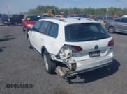 ✅ 2019 Volkswagen Golf S • VIN: 3VWH17AUXKM501078 • Lot: 42158280. Wystawiony na IAAI z przebiegiem 57 049 mil. Bezpłatny archiwum sprzedaży aukcyjnych z USA i szczegółowy raport historii pojazdu na DreamBid. Zdjęcie 3.