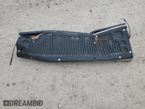 ✅ 2004 Chevrolet Silverado 1500 LS • VIN: 2GCEC19T541422548 • Лот: 77846434. Опубликован ранее на Copart с пробегом Не указан. Бесплатный доступ к архиву аукционных продаж из США и подробный отчёт об истории автомобиля на DreamBid. Изображение 12.