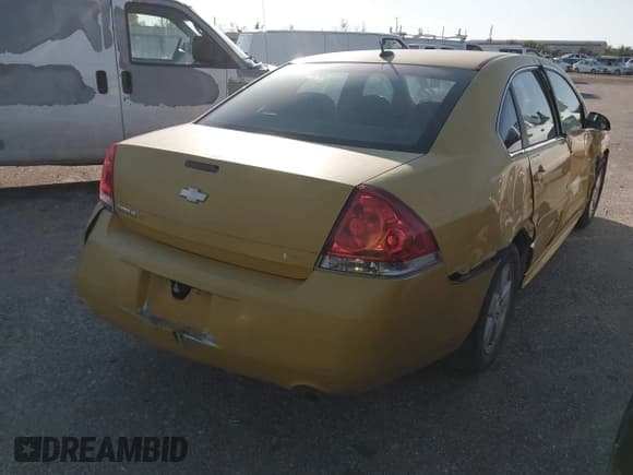 ✅ 2015 Chevrolet Impala LT • VIN: 2G1WB5E37F1131789 • Lot: 43640660. Listed on IAAI with 260,423 mi. Free auction sales archive from the USA and detailed vehicle history report at DreamBid. Image 4.