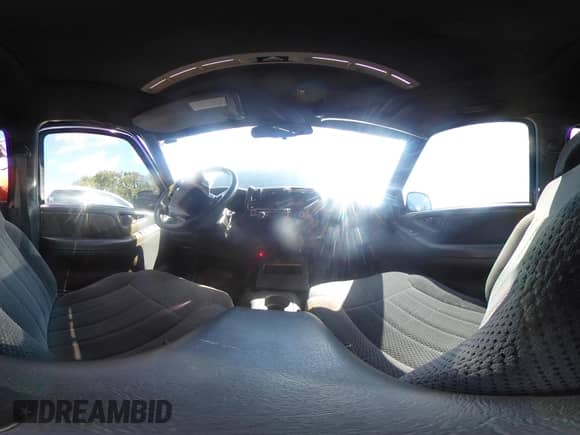 1995 Chevrolet Blazer z VIN 1GNCS13W7S2122608, wystawiony jako IAAI lot #42658439 z przebiegiem 155 640 mil mil oraz . Historia ofert i sprzedaży dostępna na DreamBid. Obrazek 18.