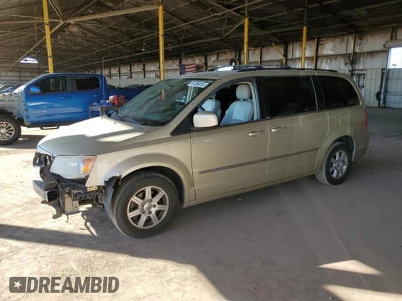 ✅ 2010 Chrysler Town & Country Touring Plus • VIN: 2A4RR8D19AR495301 • Lot: 91255415. Wystawiony na Copart z przebiegiem 227 695 mil. Bezpłatny archiwum sprzedaży aukcyjnych z USA i szczegółowy raport historii pojazdu na DreamBid. Zdjęcie 1.