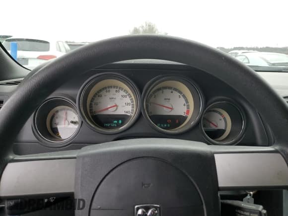 ✅ 2010 Dodge Challenger SE • VIN: 2B3CJ4DV4AH322761 • Lot: 86652574. Wystawiony na Copart z przebiegiem 142 726 mil. Bezpłatny archiwum sprzedaży aukcyjnych z USA i szczegółowy raport historii pojazdu na DreamBid. Zdjęcie 9.