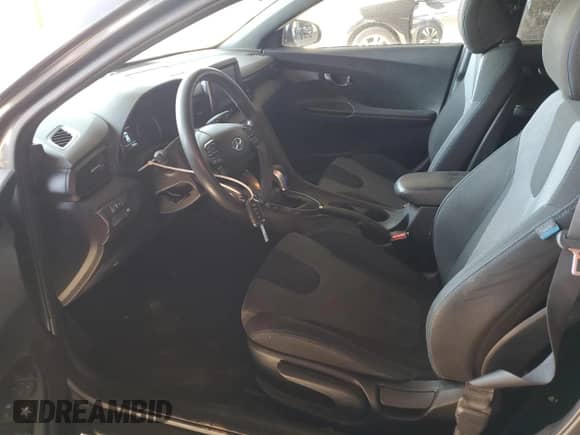 2019 Hyundai Veloster 2.0 z VIN KMHTG6AF6KU018184, wystawiony jako Copart lot #60101674 z przebiegiem 98 893 mil mil oraz Szkoda całkowita • Salvage title. Historia ofert i sprzedaży dostępna na DreamBid. Obrazek 7.