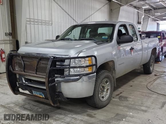 ✅ 2013 Chevrolet Silverado 2500HD Work Truck • VIN: 1GC2KVCG2DZ381098 • Lot: 42730690. Wystawiony na IAAI z przebiegiem 196 946 mil. Bezpłatny archiwum sprzedaży aukcyjnych z USA i szczegółowy raport historii pojazdu na DreamBid. Zdjęcie 1.