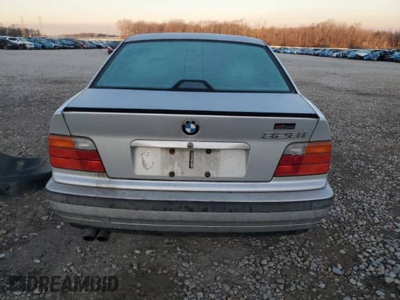 1998 BMW 3 Series 328i z VIN WBACD4328WAV65103, wystawiony jako Copart lot #48262725 z przebiegiem 180 778 mil mil oraz Szkoda całkowita • Salvage title. Historia ofert i sprzedaży dostępna na DreamBid. Obrazek 6.
