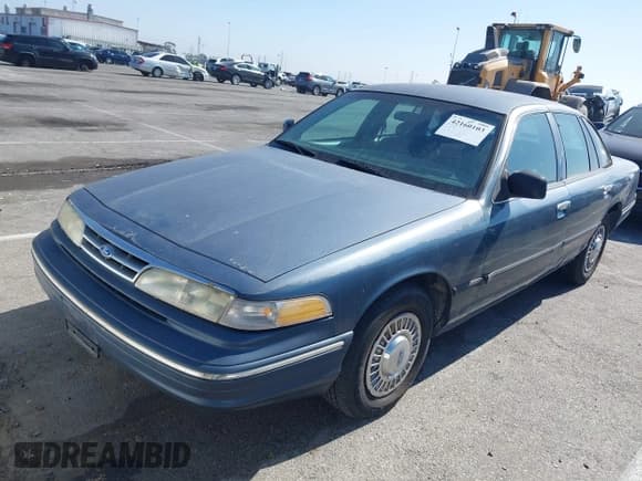✅ 1997 Ford Crown Victoria Police • VIN: 2FALP71W1VX199546 • Лот: 42160103. Опубликован ранее на IAAI с пробегом 229 265 миль. Бесплатный доступ к архиву аукционных продаж из США и подробный отчёт об истории автомобиля на DreamBid. Изображение 2.
