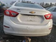 ✅ 2017 Chevrolet Cruze LS • VIN: 1G1BC5SM3H7138155 • Lot: 71298722. Listed on Copart with 115,465 mi. Free auction sales archive from the USA and detailed vehicle history report at DreamBid. Image 6.