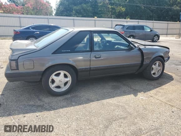 ✅ 1991 Ford Mustang LX Sport • VIN: 1FACP41E8MF123922 • Lot: 67122864. Listed on Copart with 51,870 mi. Free auction sales archive from the USA and detailed vehicle history report at DreamBid. Image 3.