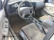 ✅ 2002 Toyota Tacoma PreRunner • VIN: 5TESN92N52Z047776 • Лот: 81652335. Опубликован ранее на Copart с пробегом 283 056 миль. Бесплатный доступ к архиву аукционных продаж из США и подробный отчёт об истории автомобиля на DreamBid. Изображение 8.