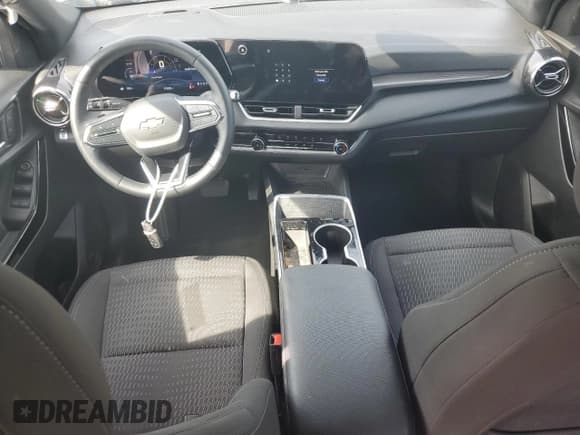 ✅ 2025 Chevrolet Equinox FWD LT • VIN: 3GNAXHEGXSL102987 • Lot: 70040305. Wystawiony na Copart z przebiegiem 17 526 mil. Bezpłatny archiwum sprzedaży aukcyjnych z USA i szczegółowy raport historii pojazdu na DreamBid. Zdjęcie 8.