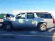 2008 Chevrolet Suburban LTZ z VIN 3GNFK16328G172542, wystawiony jako IAAI lot #43498358 z przebiegiem 194 011 mil mil oraz . Historia ofert i sprzedaży dostępna na DreamBid. Obrazek 15.