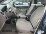 ✅ 2006 Ford Focus S • VIN: 1FAFP34N56W242498 • Lot: 91859985. Wystawiony na Copart z przebiegiem 70 540 mil. Bezpłatny archiwum sprzedaży aukcyjnych z USA i szczegółowy raport historii pojazdu na DreamBid. Zdjęcie 7.