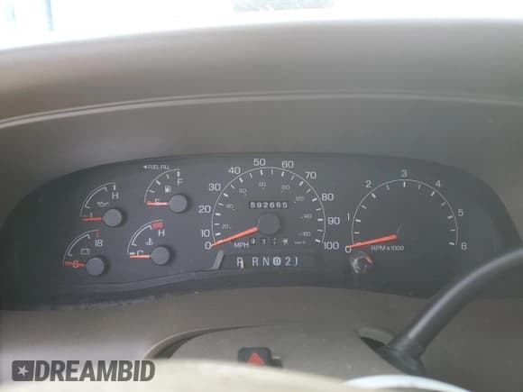 ✅ 2000 Ford Excursion Limited • VIN: 1FMNU42S7YEC18866 • Lot: 88724635. Wystawiony na Copart z przebiegiem 592 665 mil. Bezpłatny archiwum sprzedaży aukcyjnych z USA i szczegółowy raport historii pojazdu na DreamBid. Zdjęcie 9.