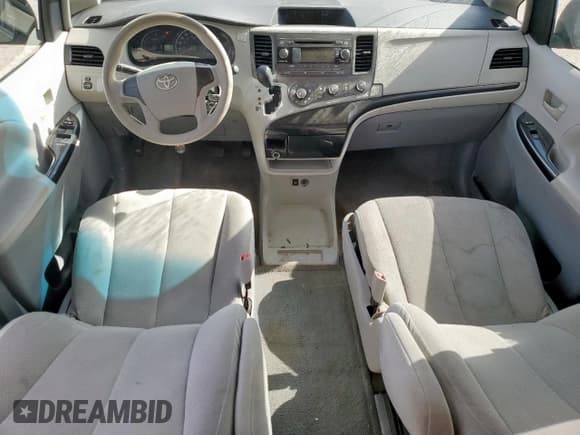 ✅ 2012 Toyota Sienna LE • VIN: 5TDKA3DC4CS012052 • Lot: 93130175. Wystawiony na Copart z przebiegiem 190 462 mil. Bezpłatny archiwum sprzedaży aukcyjnych z USA i szczegółowy raport historii pojazdu na DreamBid. Zdjęcie 8.