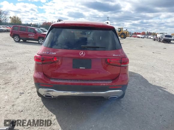 ✅ 2021 Mercedes-Benz GLB 250 • VIN: W1N4M4HB4MW114694 • Lot: 43640488. Listed on IAAI with 30,983 mi. Free auction sales archive from the USA and detailed vehicle history report at DreamBid. Image 16.