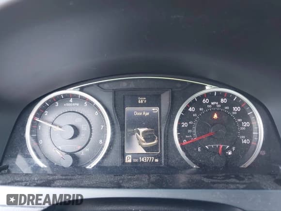 ✅ 2015 Toyota Camry XLE • VIN: 4T1BF1FKXFU104093 • Лот: 43268347. Опубликован ранее на IAAI с пробегом 143 777 миль. Бесплатный доступ к архиву аукционных продаж из США и подробный отчёт об истории автомобиля на DreamBid. Изображение 7.