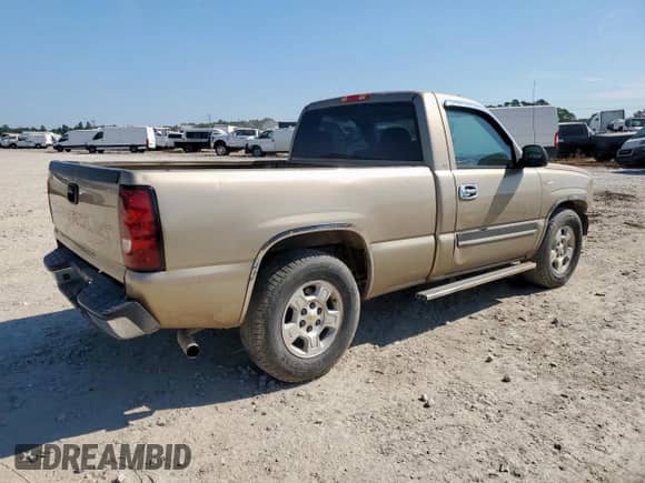 2004 Chevrolet Silverado 1500 Work Truck z VIN 1GCEC14X54Z118864, wystawiony jako Copart lot #81513555 z przebiegiem 186 665 mil mil oraz Szkoda całkowita • Salvage title. Historia ofert i sprzedaży dostępna na DreamBid. Obrazek 3.