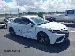 2023 Toyota Camry SE с VIN 4T1G11AK8PU768342, выставлен на аукционе IAAI как лот 43366768 с пробегом 32 816 миль миль и . История ставок и продаж доступна на DreamBid. Изображение 1.