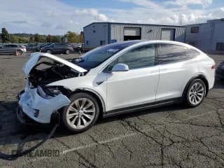 ✅ 2017 Tesla Model X 90D • VIN: 5YJXCBE22HF041500 • Лот: 81718695. Опубликован ранее на Copart с пробегом 129 799 миль. Бесплатный доступ к архиву аукционных продаж из США и подробный отчёт об истории автомобиля на DreamBid. Изображение 1.